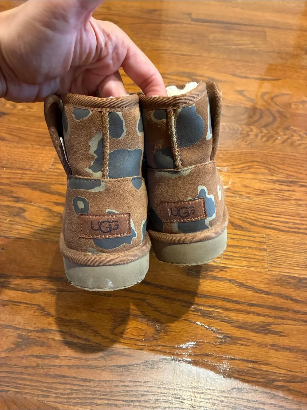 Ugg Kids Brown Camo Shearling-Lined One Piece Boots size 2